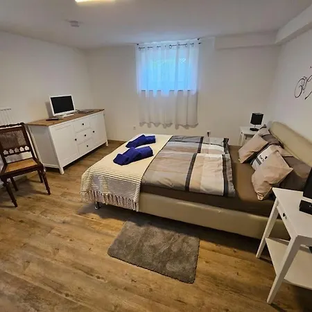 Distelfink Entspannen In Der Mitte Von Deutschland Tatil Evi *