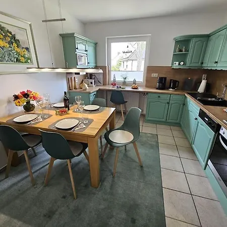 Distelfink Entspannen In Der Mitte Von Deutschland *