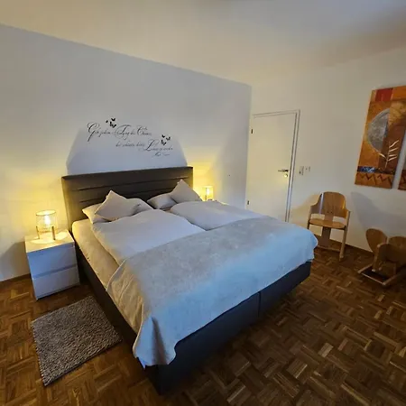 Distelfink Urlaub In Der Mitte Von Deutschland Documenta 16 Holiday home *